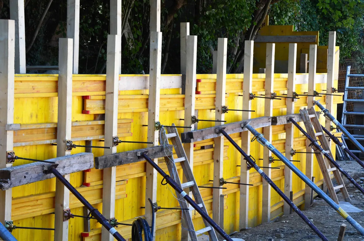 Szalunek - co to jest? Rodzaje, zastosowania i błędy w budowie Szalunek - co to jest? Rodzaje, zastosowania i błędy w budowie