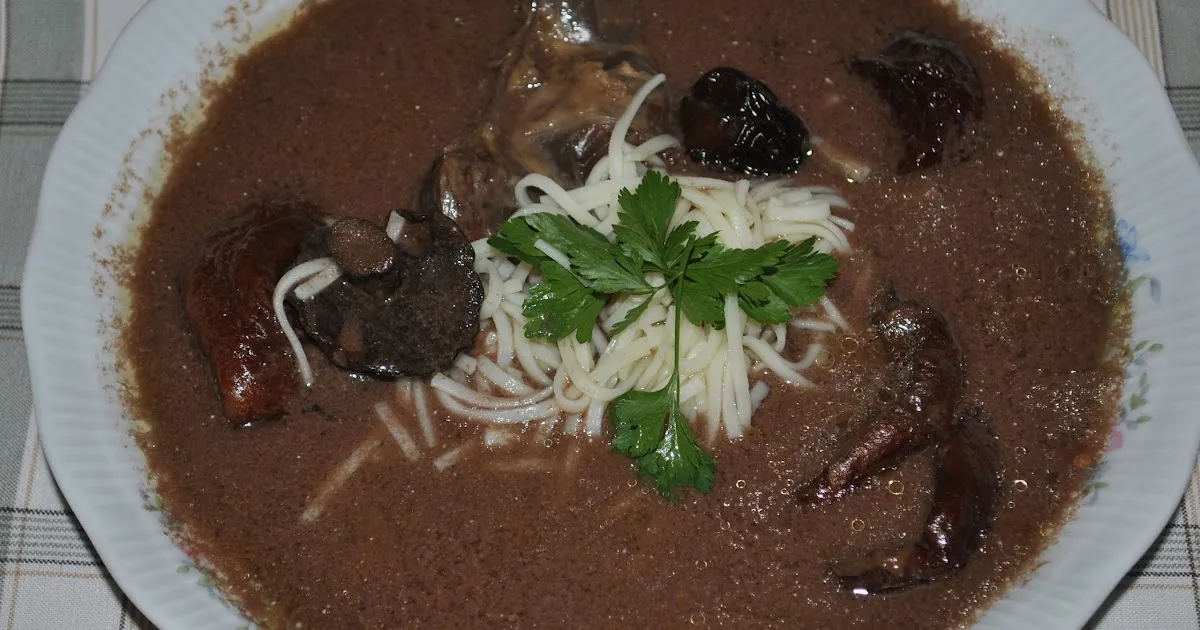 Gdzie zjeść czerninę w Poznaniu? Odkryj najlepsze restauracje