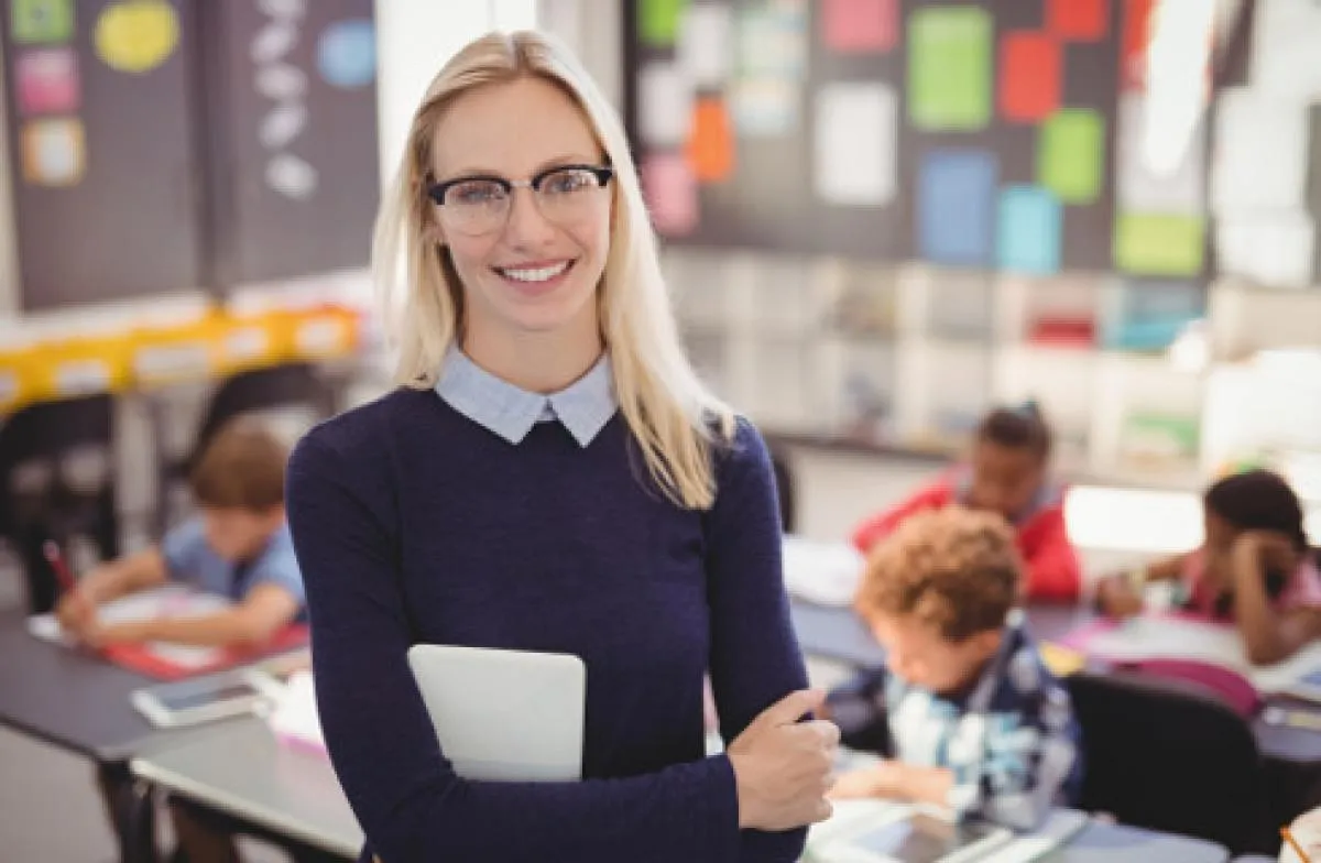 Czy nauczyciel stażysta może być wychowawcą klasy? Sprawdź wymagania