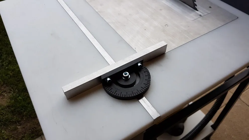 Jak zrobić blat do piły stołowej - proste kroki, które musisz znać