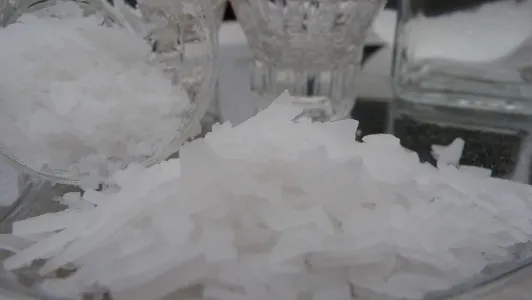 Jak zrobić samemu olejek magnezowy - prosty przepis na ulgę w bólu