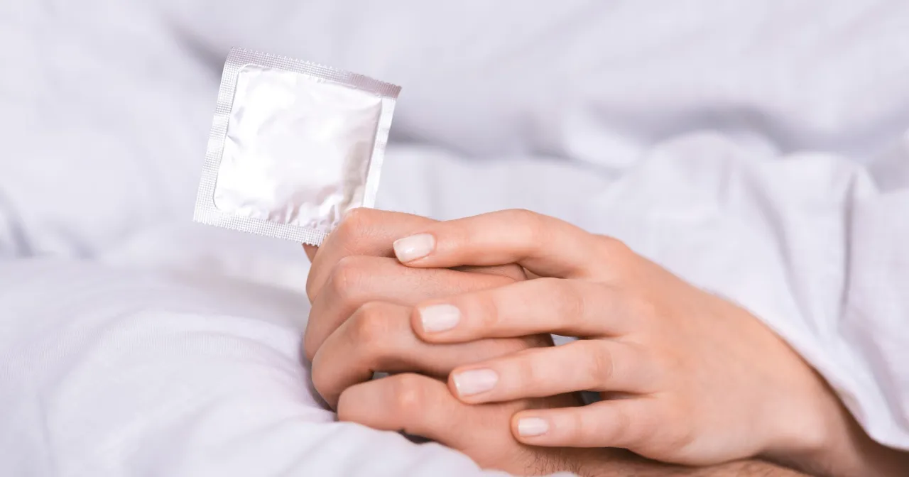 Wytrysk w prezerwatywie: Czy jest bezpieczny? Sprawdź fakty Wytrysk w prezerwatywie: Czy jest bezpieczny? Sprawdź fakty