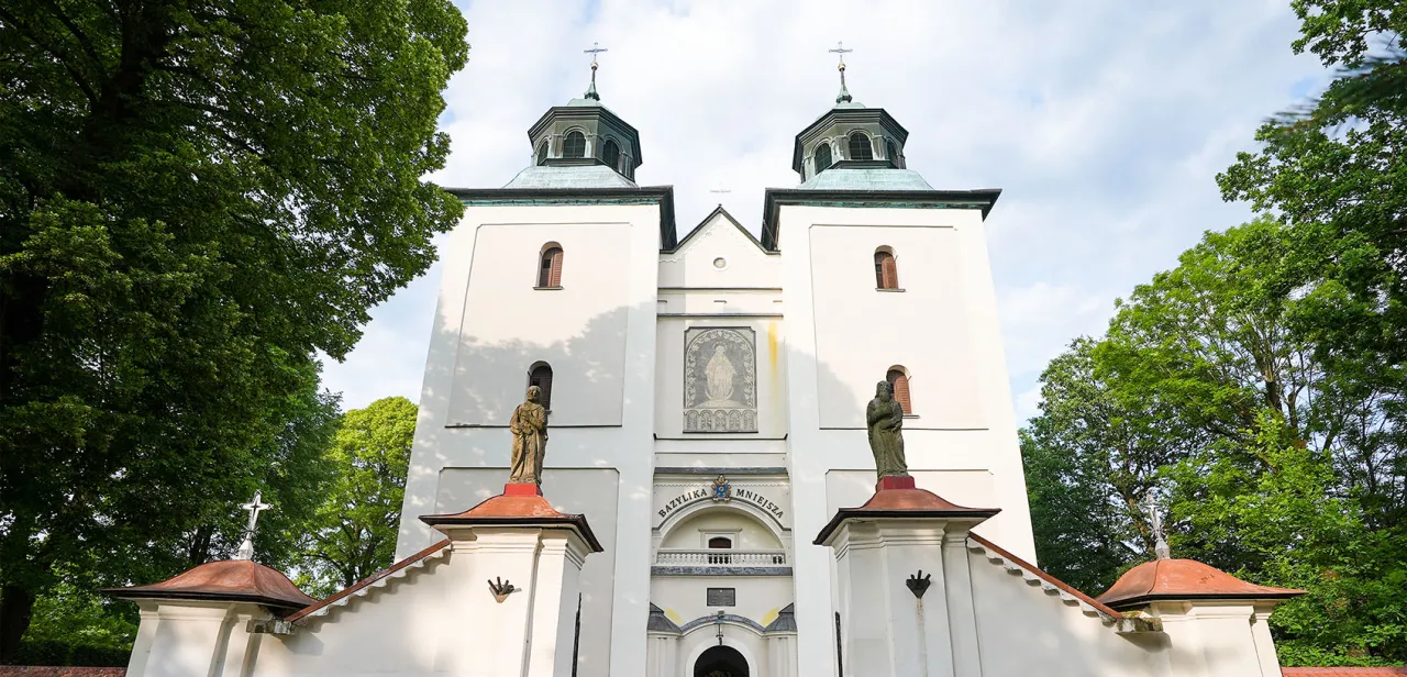 Sanktuarium Rychwałd: Przewodnik po duchowym sercu Żywiecczyzny Sanktuarium Rychwałd: Przewodnik po duchowym sercu Żywiecczyzny