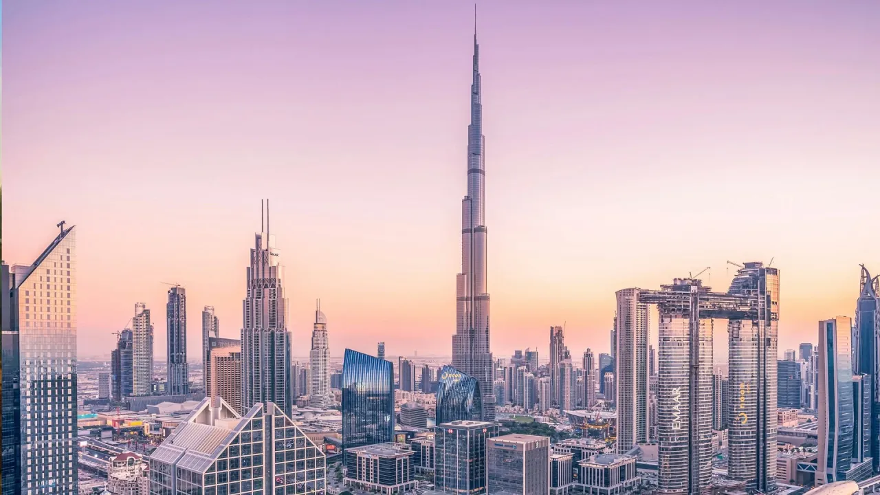 Jaki jest największy budynek na świecie? Odkryj jego niezwykłe cechy