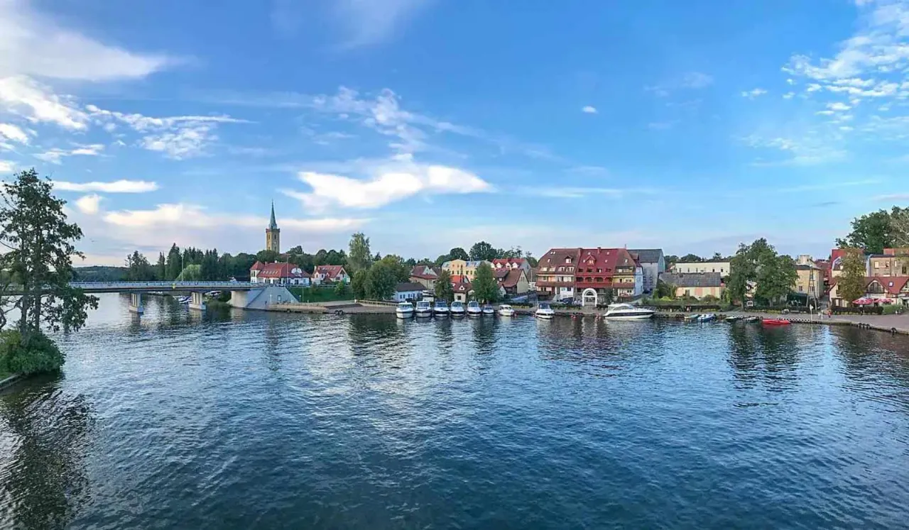 Najlepsze atrakcje w Mikołajkach dla dzieci – gdzie spędzić czas z rodziną?