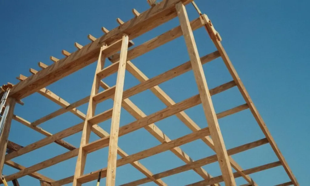 Jak zrobić dach dwuspadowy - uniknij najczęstszych błędów w budowie