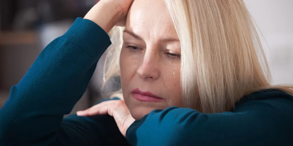 Nietypowe objawy depresji, które mogą cię zaskoczyć i zmylić