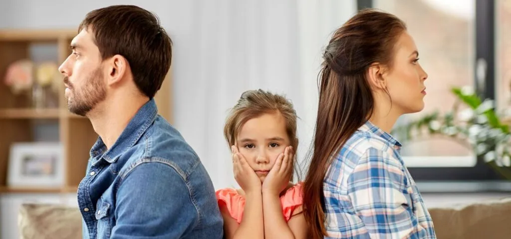 Jak powiedzieć dziecku o rozstaniu - jak złagodzić trudne emocje