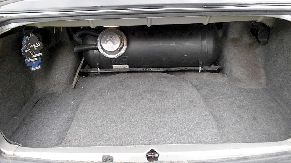 Czy LPG jest cięższy od powietrza? Odkryj niebezpieczeństwa związane z gromadzeniem