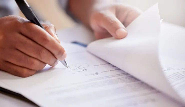 Przegląd techniczny budynku: umowa o dzieło czy zlecenie? Sprawdź różnice