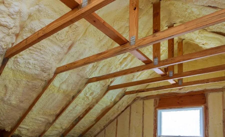 Ile ocieplenia na strop - optymalna grubość dla oszczędności energii Ile ocieplenia na strop - optymalna grubość dla oszczędności energii
