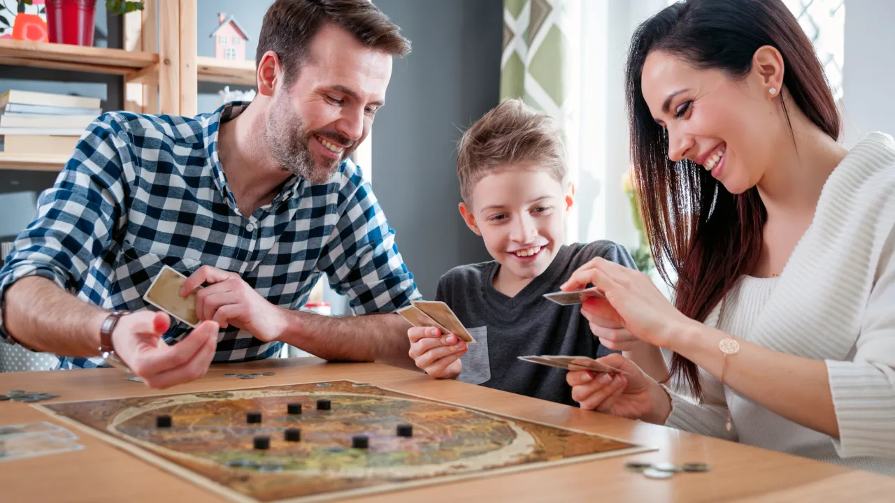 Najlepsze gry planszowe z zadaniami do wykonania dla dzieci i dorosłych