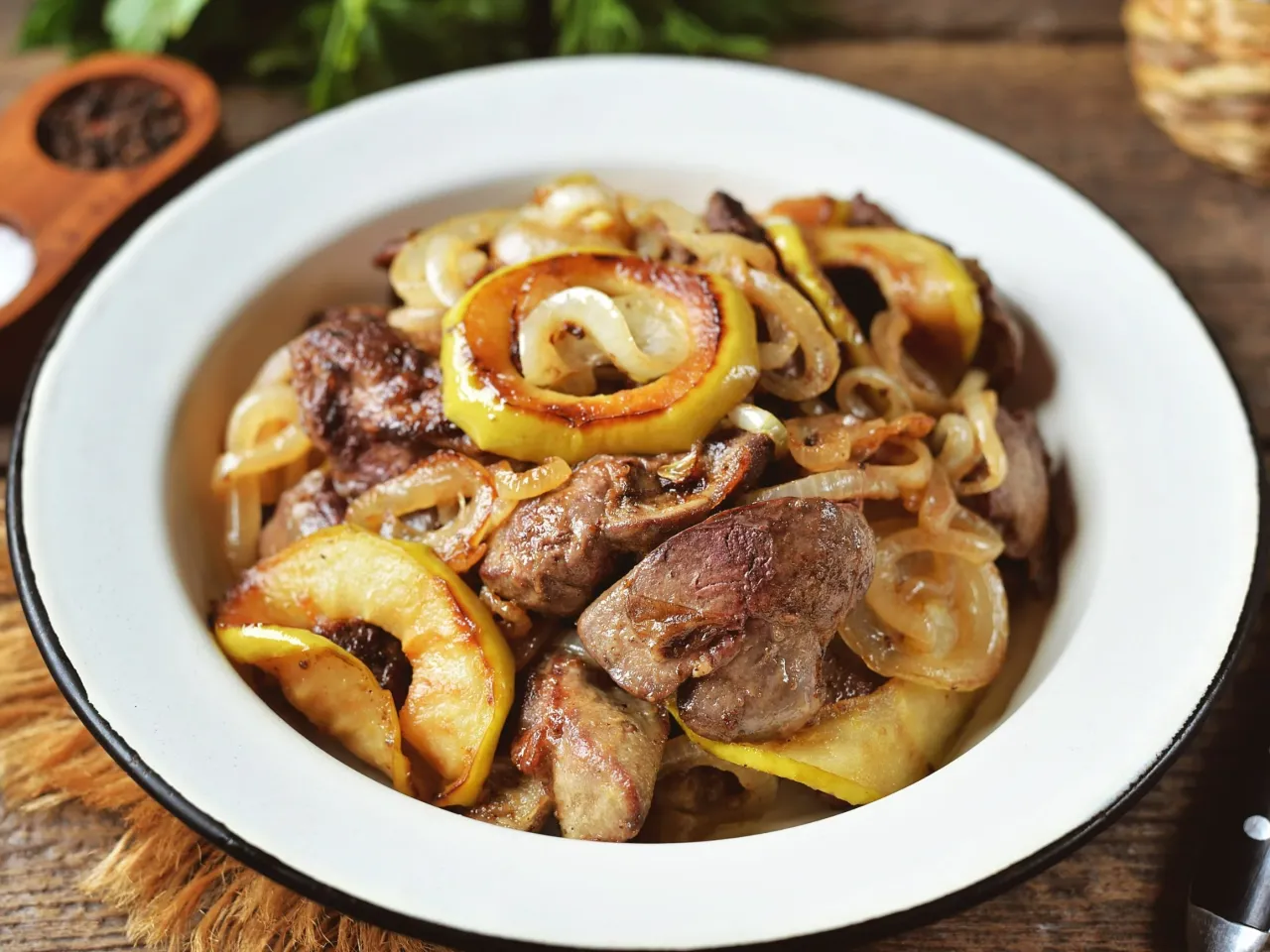 Jak zrobić wątróbkę z kurczaka - prosta i smaczna receptura na obiad