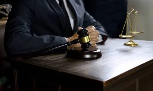 Jak zostać adwokatem kościelnym: kluczowe kroki i wymagania, które musisz znać