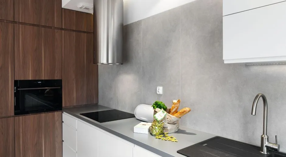 Biały blat do kuchni: Jaki wybrać? Inspiracje i porady