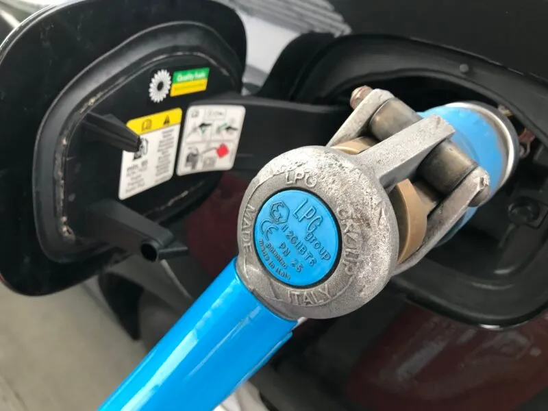 Jak tankować LPG: proste kroki i ważne zasady bezpieczeństwa