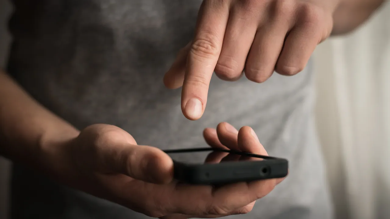 Dyktafon w telefonie - jak nagrywać legalnie i z najlepszą jakością?