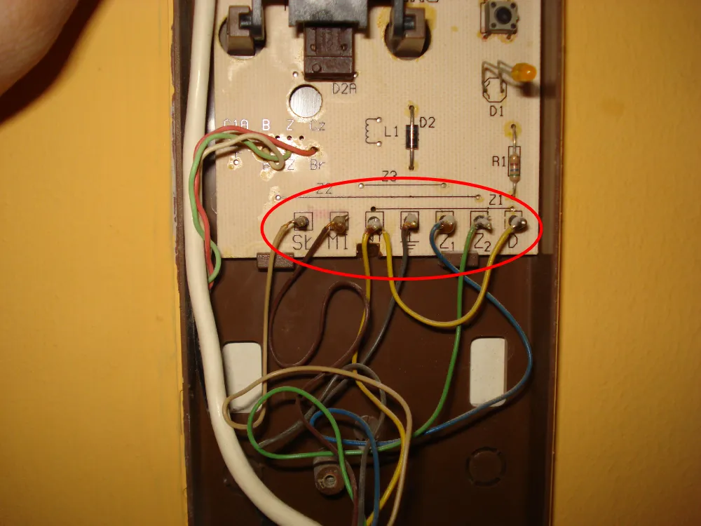 Jak podłączyć domofon Cyfral Slim - uniknij problemów z instalacją