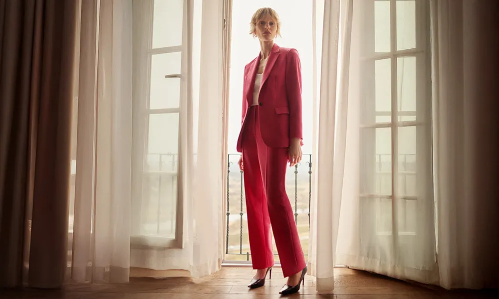 Stylizacje na wesele: Bluzka i spodnie zamiast nudnej sukienki