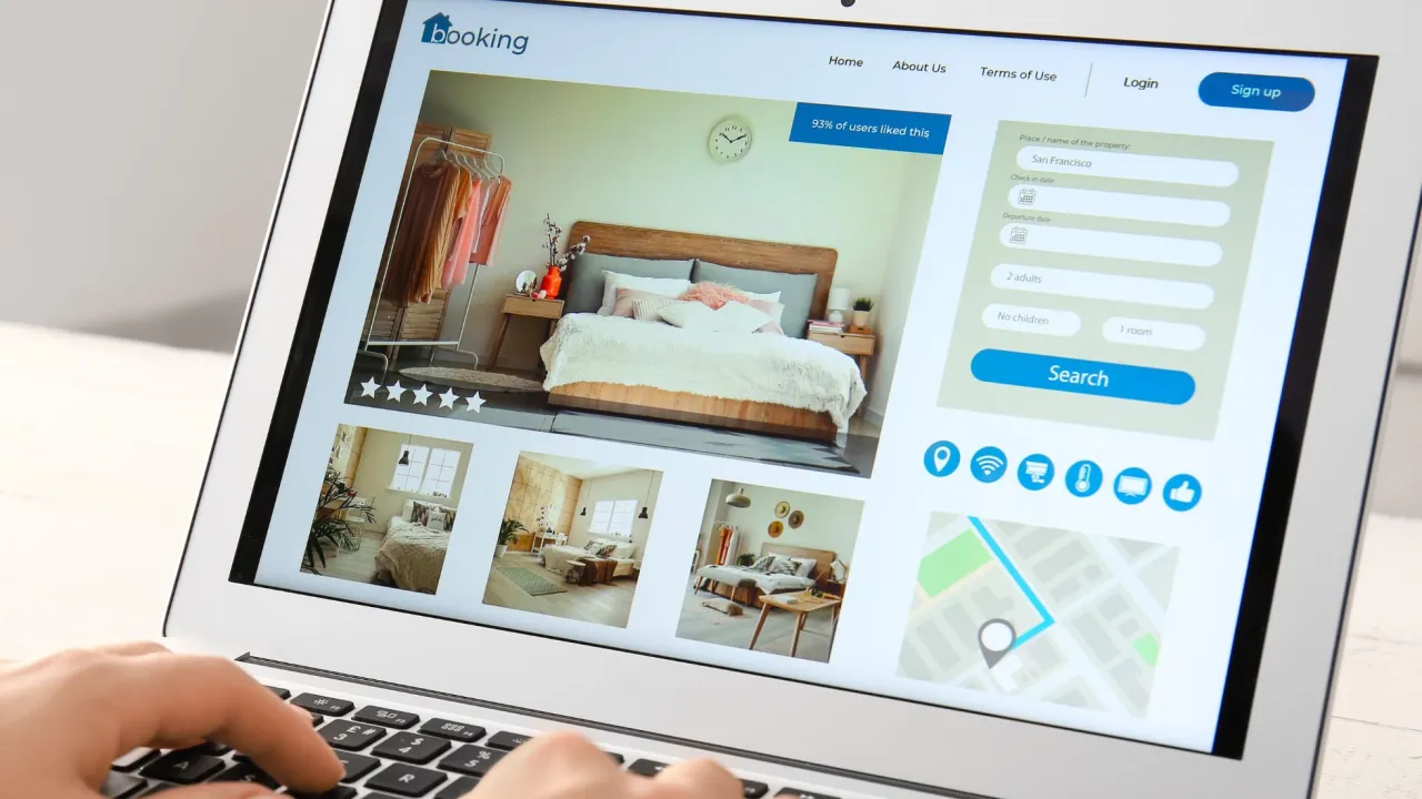 Jak sprawdzić wiarygodność noclegu i uniknąć oszustw przy rezerwacji