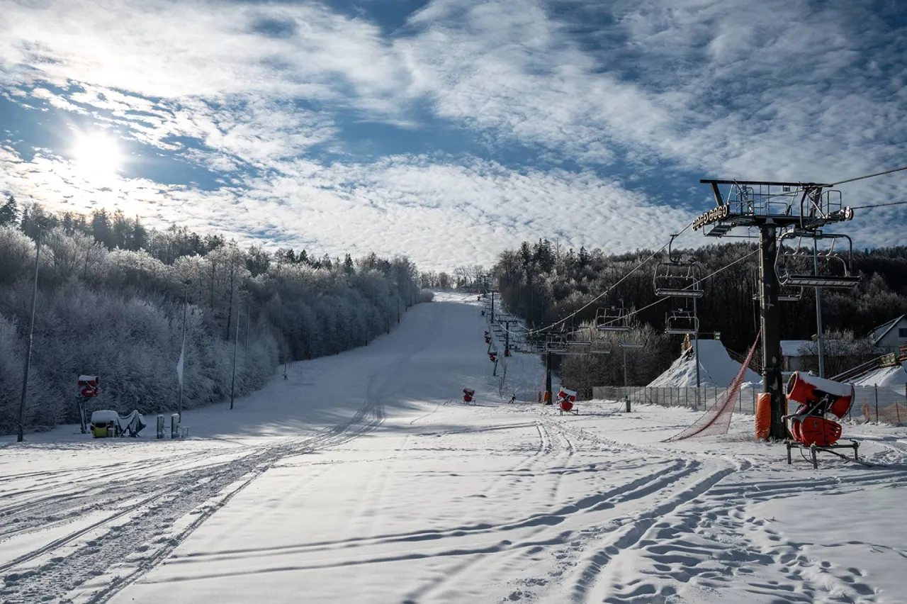 Dębowiec Bielsko-Biała: Planujesz wizytę? Sprawdź ceny i atrakcje!