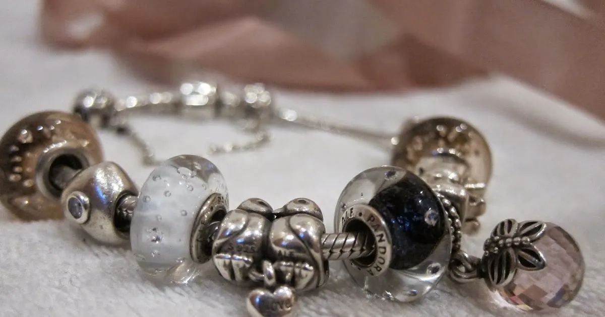 Czy bransoletki Pandora się rozciągają? Odkryj prawdę o ich trwałości