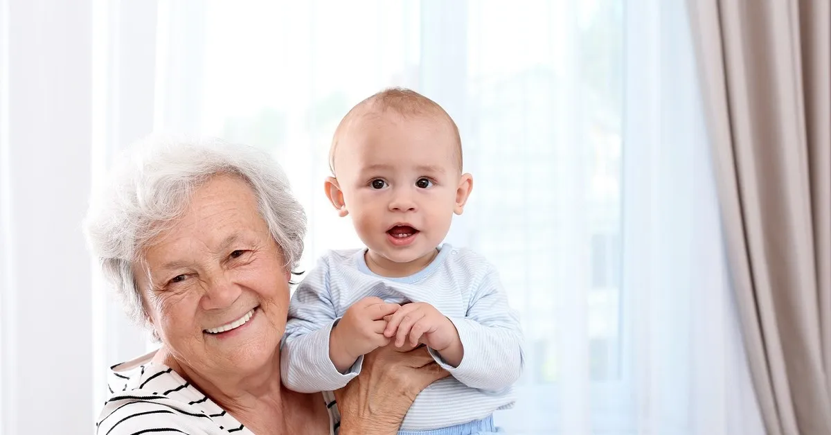 Niania 2026: Zatrudnij legalnie! Umowa uaktywniająca i ZUS