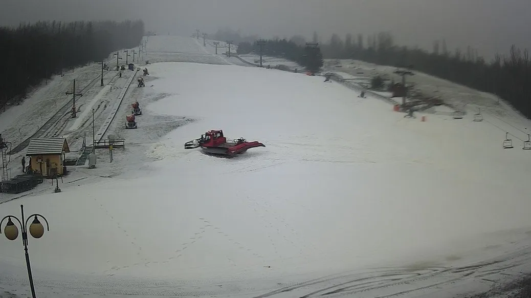 Góra Kamieńsk kiedy otwarcie - poznaj datę i szczegóły stoku