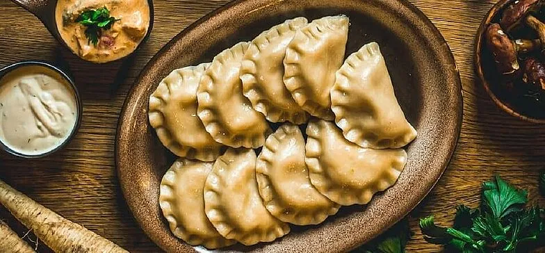 Co zjeść w Łodzi? Odkryj najlepsze lokalne potrawy i restauracje