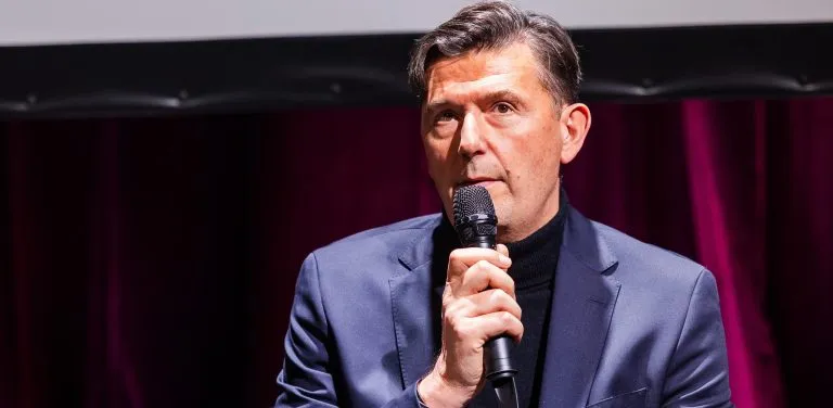 Reżyser filmowy: Kto tworzy magię kina? Od koncepcji do ekranu