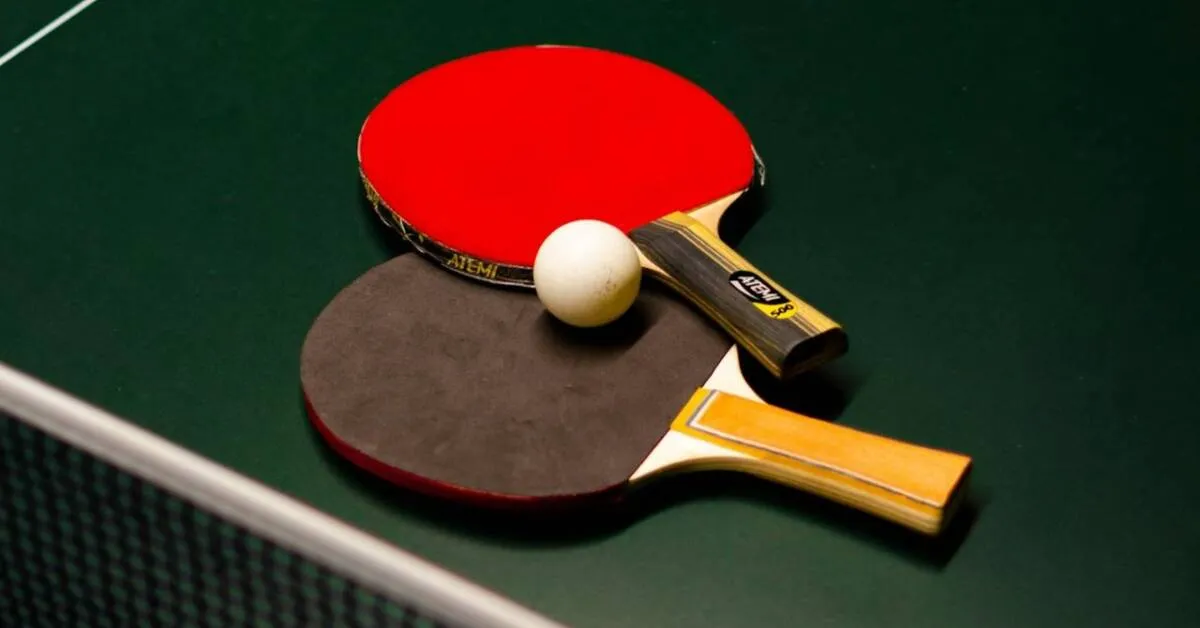 Skuteczne podkręcanie piłki w tenisie stołowym: 5 technik dla początkujących
