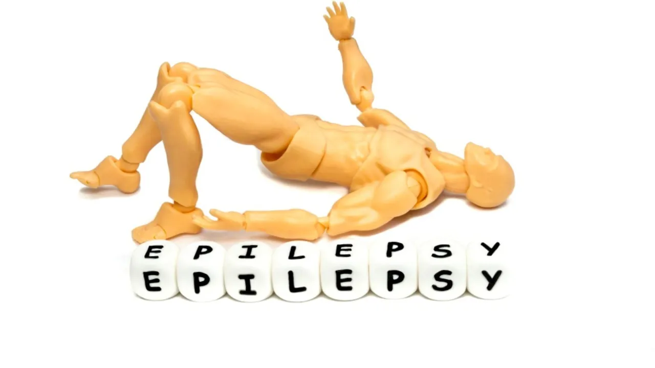 Padaczka objawy i pierwsza pomoc: Jak skutecznie reagować na napad