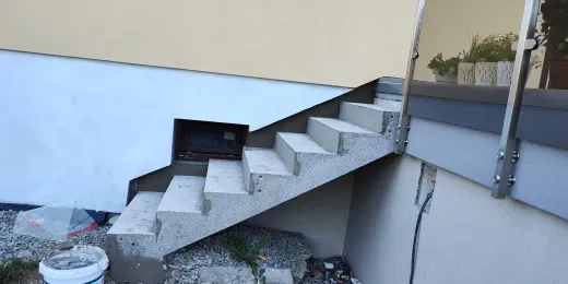 Jak prawidłowo zbroić schody na gruncie i uniknąć pęknięć? Praktyczne porady