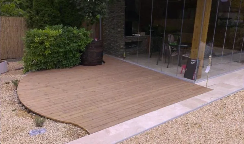 Z czego wykonać taras na gruncie? Najlepsze materiały i porady