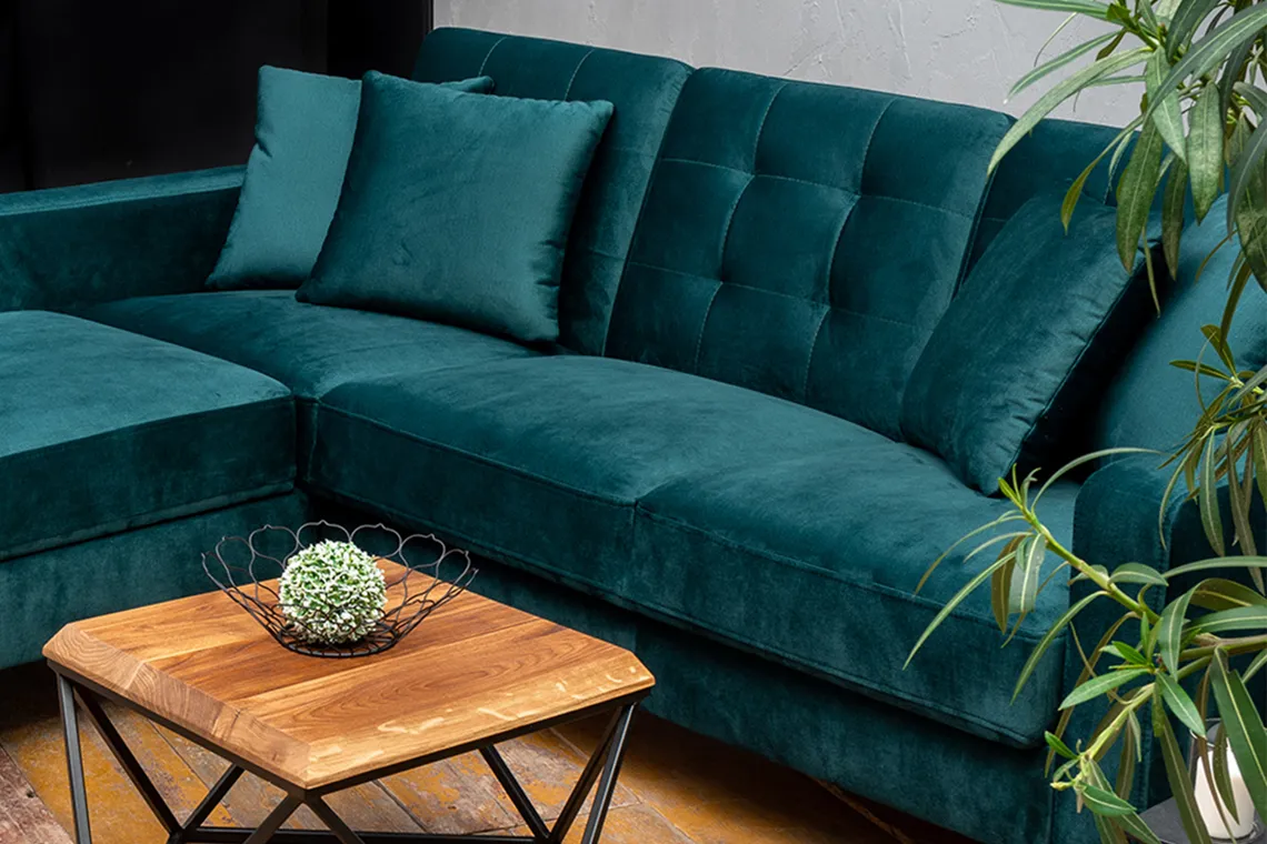 Jak ustawić narożnik w małym salonie, by maksymalnie wykorzystać przestrzeń