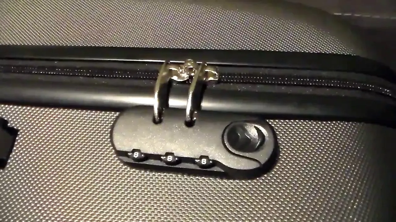 Jak ustawić kod w walizce Ochnik, aby uniknąć problemów z zamkiem