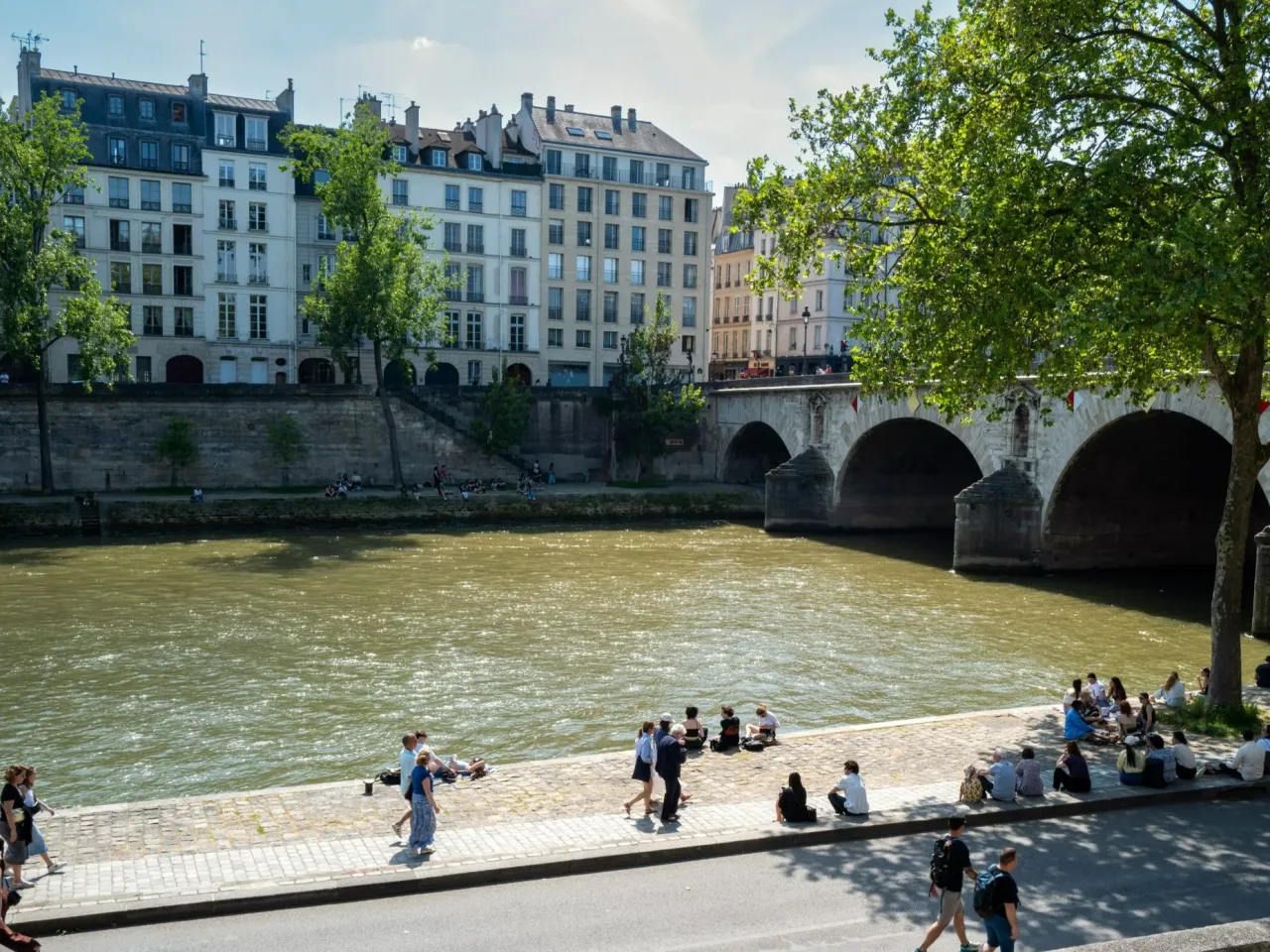 Sekwana: Rzeka, która jest sercem Paryża. Odkryj jej sekrety