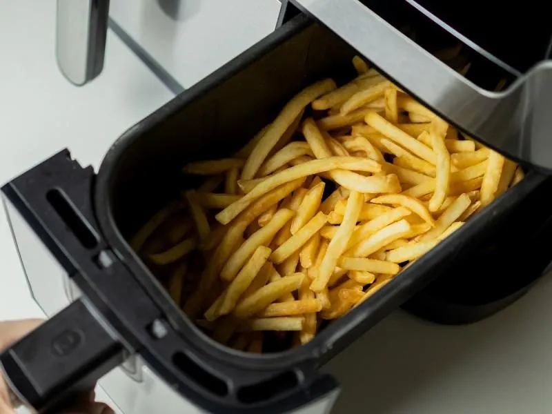 Jak zrobić dobre frytki w frytkownicy beztłuszczowej i uniknąć błędów