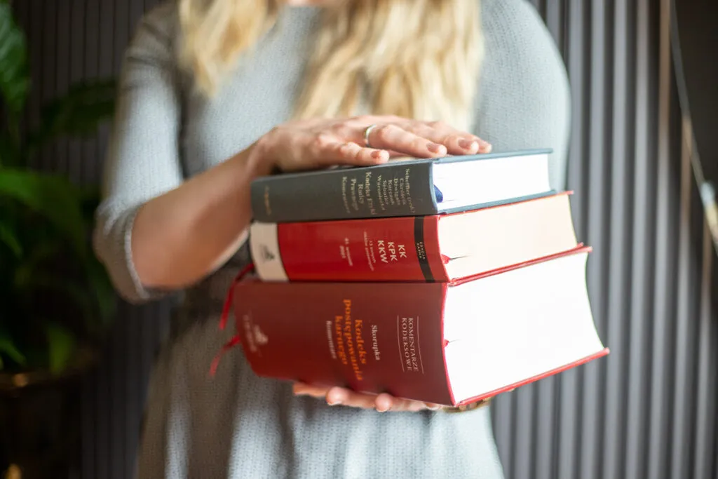 Zwolnienie dyscyplinarne krok po kroku: uniknij błędów, chroń firmę