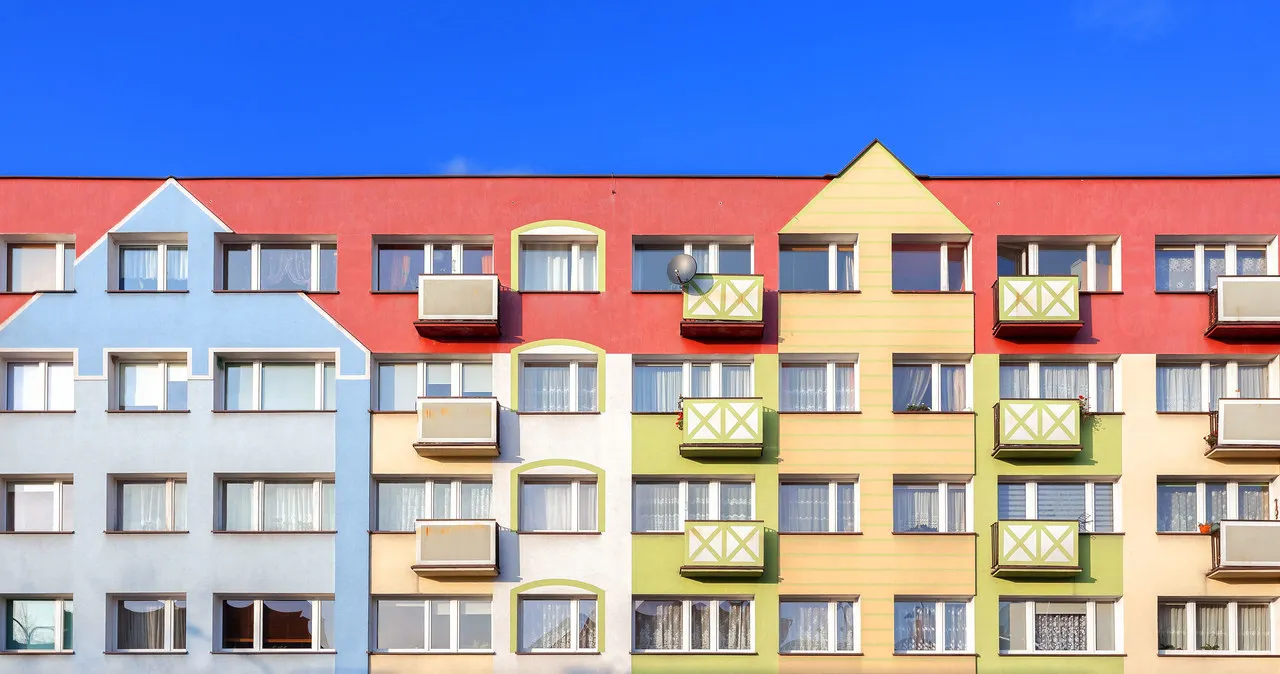 Jak przekształcić mieszkanie spółdzielcze własnościowe na odrębną własność i uniknąć błędów