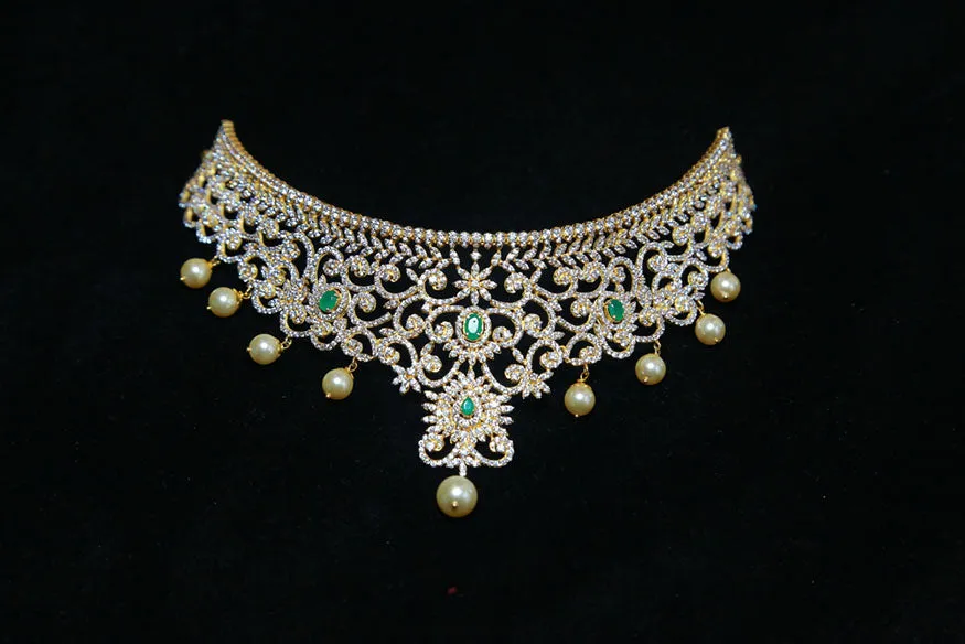 Co oznacza naszyjnik choker? Historia, styl i jego znaczenie