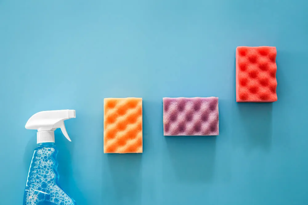 Jak usunąć pleśń z fug domowe sposoby, które naprawdę działają