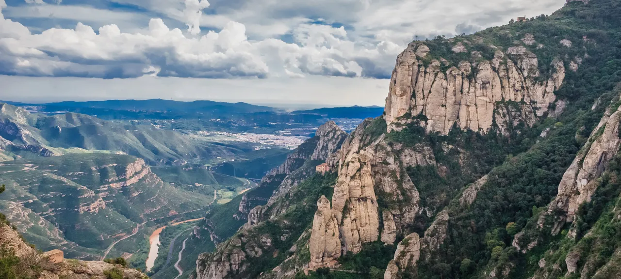 W jakim kraju jest Barcelona? Odkryj jej fascynującą lokalizację