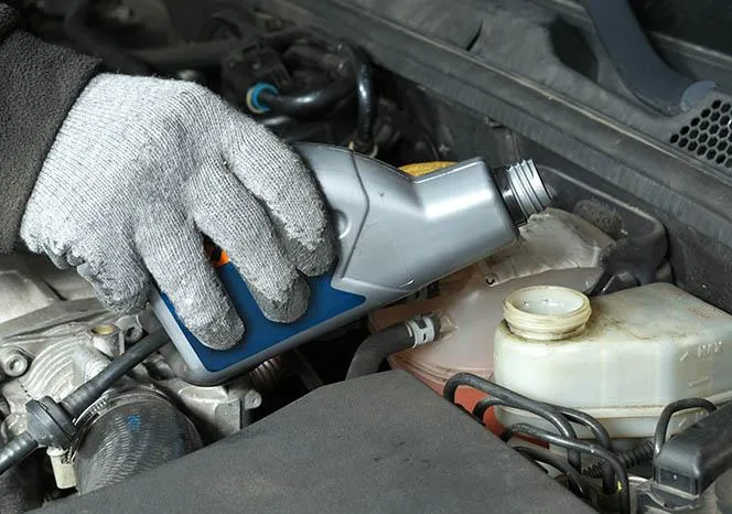 Bremsflüssigkeit wechseln: So vermeiden Sie teure Folgeschäden