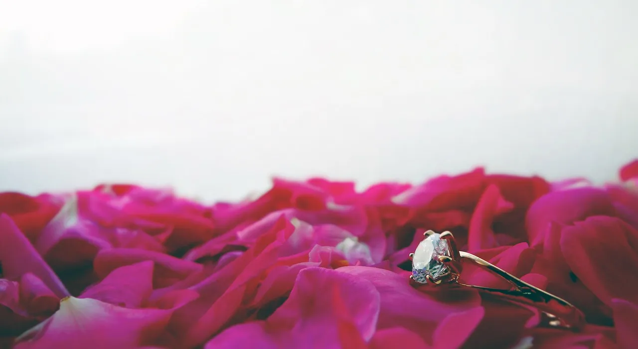 Ile za obrączkę w lombardzie? Sprawdź, co wpływa na wycenę