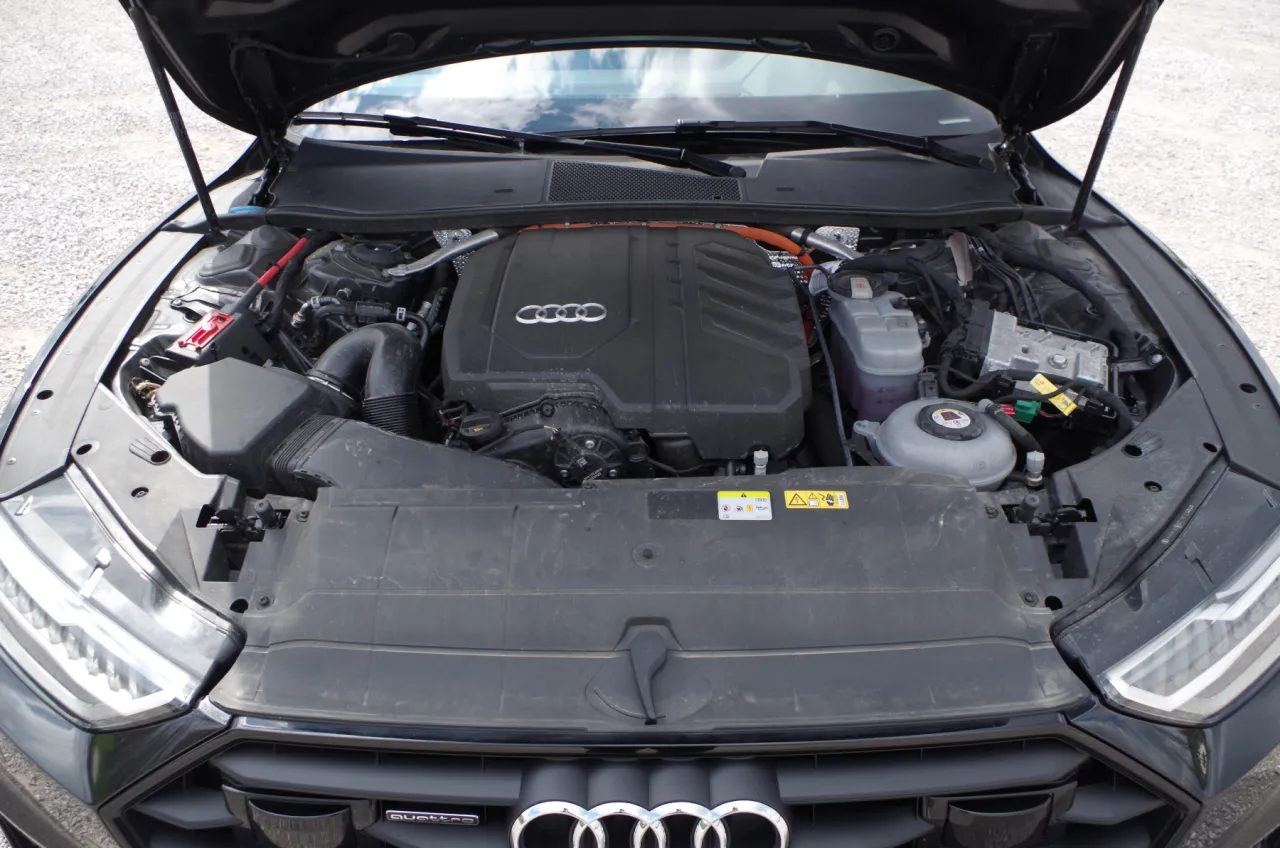 Audi A7L: Co warto wiedzieć o silnikach i osiągach tego modelu?