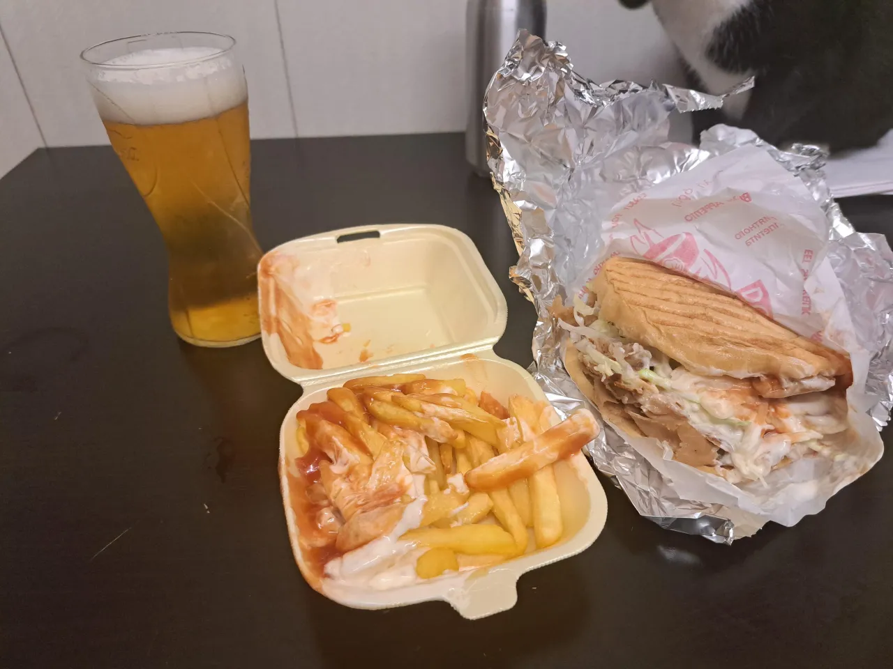 Kebab z frytkami: Ile ma kalorii? Poznaj fakty i triki