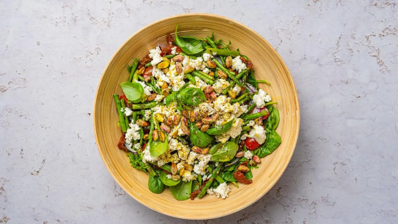 Sałatka z pekińskiej do grilla – idealny dodatek do letnich przyjęć