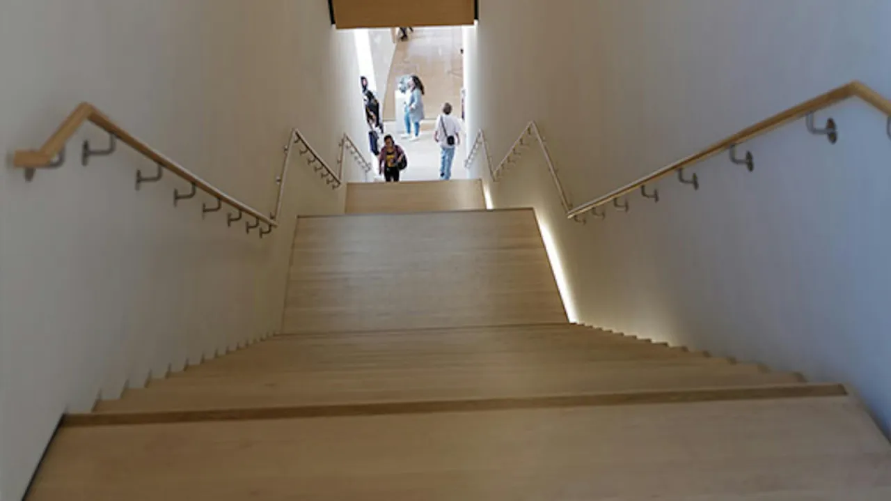 Ile kosztują schody z paneli? Poznaj ceny i ukryte koszty