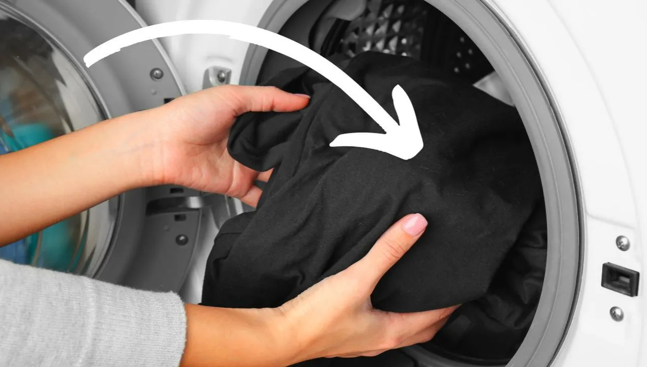 Jak usunąć białe plamy na czarnych spodniach po praniu skutecznie?